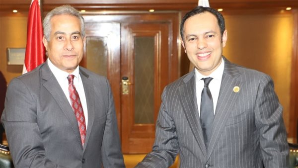 وزير القوى العاملة