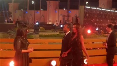 ظهور بوادر الحمل على مها نصار في مهرجان القاهرة للدراما