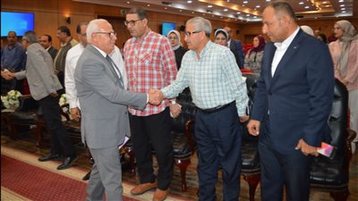 محافظ بورسعيد يترأس اجتماع المجلس الاقتصادي الاجتماعي | صور 