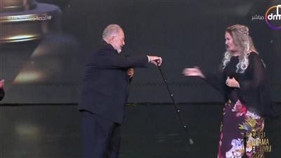 شغالة عندك؟.. صابرين تتعرض للانتقادات بسبب يحيى الفخراني بمهرجان القاهرة للدراما