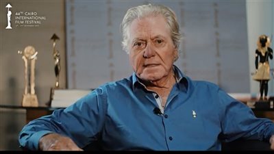 حسين فهمي: فقدنا 2 من العمال أثناء تصوير فيلم الرصاصة لا تزال في جيبي بسبب انفجار لغم