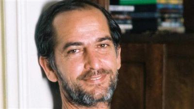 نشوى مصطفى: الفنانة ثريا إبراهيم قالت لـ هشام سليم نفسي أحج.. تاني يوم حجز لها وسفَّرها