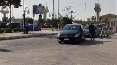 وصول جثمان هشام سليم لمسجد الشرطة استعدادًا لصلاة الجنازة | فيديو