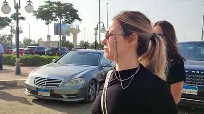 انهيار منة شلبي لحظة تشييع جثمان الفنان هشام سليم