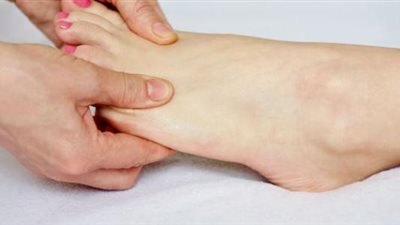 تدليك القدمين يساعد على زيادة النوم للسيدات |دراسة 