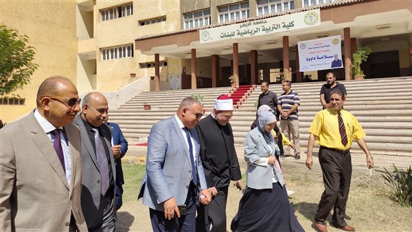 جولة رئيس جامعة الأزهر