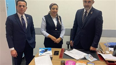 زيت ماريجوانا وحلوى مخدرة.. ضبط راكب أجنبي بحوزته مجموعة متنوعة من المخدرات