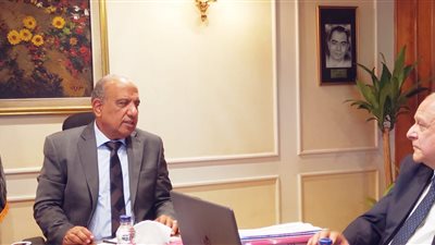 وزير قطاع الأعمال العام يتابع موقف مشروعات الشركات القابضة للصناعات المعدنية