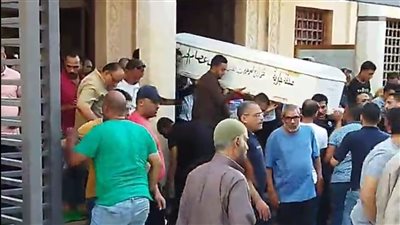 المئات يشيعون جثمان الطفلة مريم ضحية البيتشباجي ببورسعيد | صور 