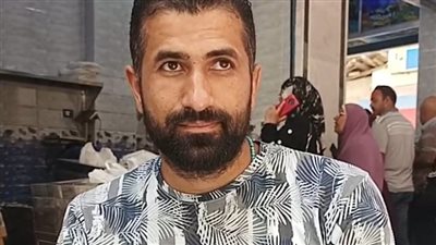 من عامل كاوتش لأشهر بائع سمك.. قصة كفاح الشاب محمود بالسويس: حب الناس هو السبب | بث مباشر