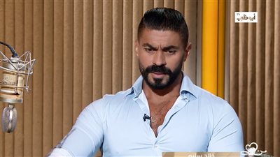 خالد سليم: أسوأ فترة مرت بحياتي هي إصابة والدتي بالسرطان.. وعانيت من التنمر