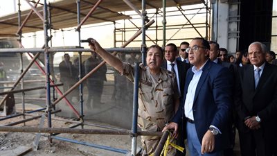 رئيس الوزراء يتابع سير أعمال التطوير بالمتحف المصري الكبير