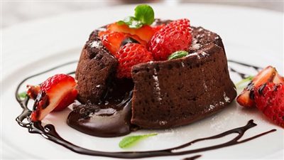 طريقة عمل المولتن كيك مروة الشافعي.. مقادير مضبوطة وخطوات سريعة بالفيديو 