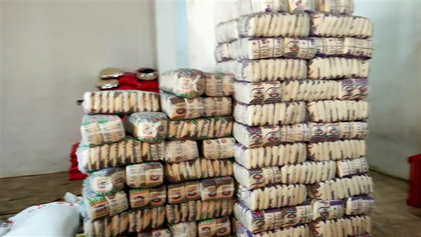 ضبط عبوات سكر وأرز