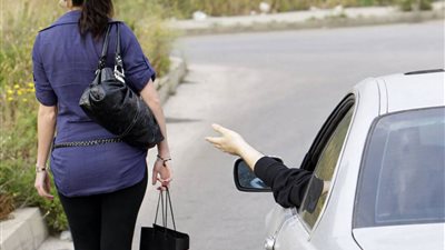 احتضنها من الخلف.. تفاصيل اتهام سباك بالتحرش بفتاة في حدائق أكتوبر