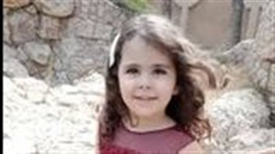 طفلة لم تتجاوز الثلاث سنوات تعرف كل عواصم العالم.. والأم: اتفاجئت بقوة استيعابها وهفضل أدعمها