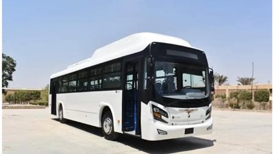 معلومات الوزراء يبرز مزايا أول حافلة نقل جماعي صديقة للبيئة | انفوجراف