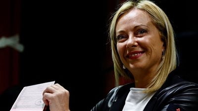 لن تحولونا إلى عبيد.. صدام مبكر بين ماكرون ورئيس وزراء إيطاليا