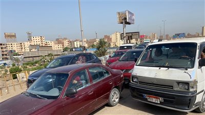 زحام شديد.. تكدسات مرورية بطريق محور 26 يوليو | صور