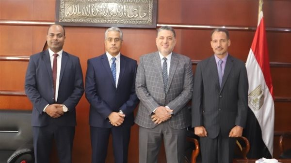 وزير القوى العاملة