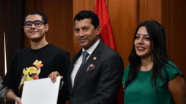 وزير الرياضة يُكرم