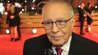 محمد فاضل: أيام قليلة تفصلنا عن انتهاء تصوير الضاحك الباكي.. وصلاح السعدني قضى حياته للفن | فيديو