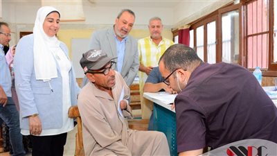 جامعة طنطا تقدم خدماتها الطبية لـ 995 حالة بالقافلة الشاملة في قطور