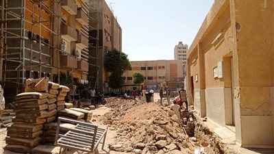 استمرار العمل في تطوير ورفع كفاءة مستشفى سوهاج العام | صور