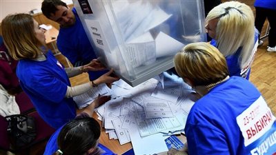 انتهاء استفتاءات الانفصال في شرق أوكرانيا.. ونتائج أولية باكتساح الانضمام لروسيا