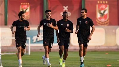 كولر يقود تدريبات خاصة للاعبين الدوليين على هامش مران الأهلي