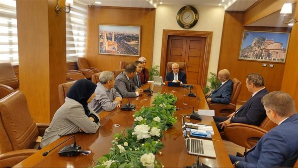 محافظ بورسعيد يستقبل