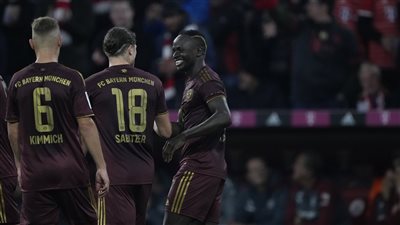 بايرن ميونيخ يضرب ليفركوزن برباعية في الدوري الألماني 