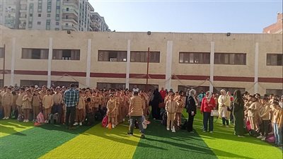 تلاميذ المدارس يبدأون العام الدراسي الجديد بهمة ونشاط بكفر الشيخ| صور 