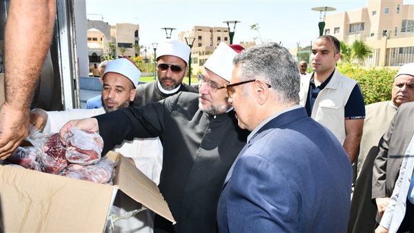 توزيع 2 طن من لحوم