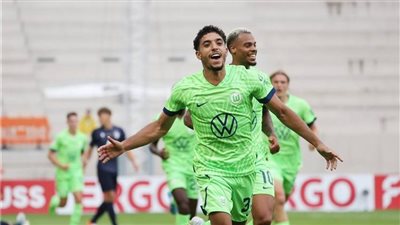 عمر مرموش أساسيا في تشكيل فولفسبورج أمام هوفنهايم بالدوري الألماني 