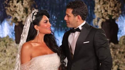 10 صور من جلسة تصوير سالي عبد السلام وزوجها قبل عقد قرانهما| صور