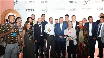 وزير السياحة يفتتح الدورة الأولى لمهرجان الداو الدولي للفنون بمدينة الغردقة | صور