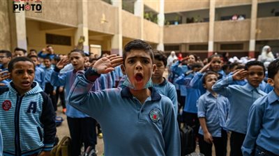 التعليم تنبه على المدارس الفنية بأداء النشيد الوطني باللغة العربية