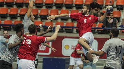 يد الأهلي يختتم مرانه استعدادًا لمواجهة الترجي التونسي