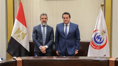 وزير الصحة يبحث مع ممثل منظمة اليونيسيف التعاون في برامج تعزيز صحة الأم والطفل