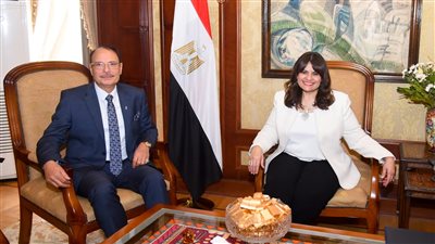 وزيرة الهجرة تلتقي أحد أبرز رموز الجالية المصرية بالسعودية لبحث مشروعاته الاستثمارية في مصر