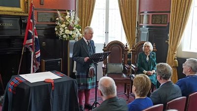 الملكة اليزابيث كانت ستسعد كثيرًا بهذه اللحظة.. أول ظهور للملك تشارلز الثالث بعد انتهاء الحداد