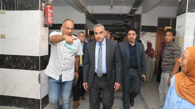 محافظ سوهاج يتفقد أعمال تطوير ورفع كفاءة المستشفى العام | صور