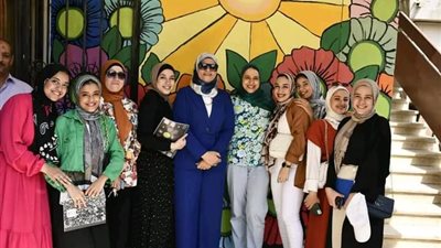 عميدة بنات عين شمس تنصح الطالبات بضرورة الالتزام بالقواعد والأعراف الجامعية