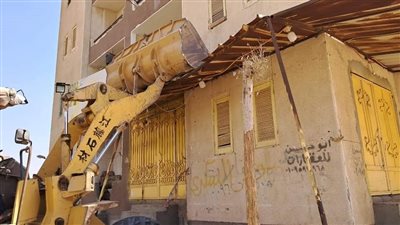 جهاز العاشر من رمضان يصدر 121 قرار غلق وتشميع وإزالة بمناطق متفرقة بالمدينة