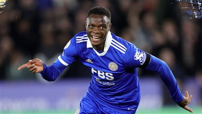 ليستر سيتي يضرب نوتينجهام فورست برباعية في الدوري الانجليزي 