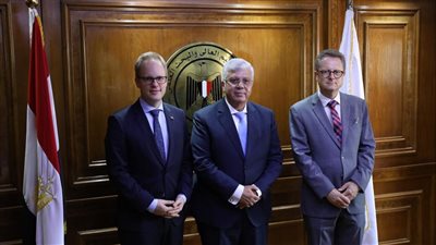 وزير التعليم العالي يلتقي بوفد ألماني لبحث سُبل إنشاء أفرع للجامعات الألمانية في مصر