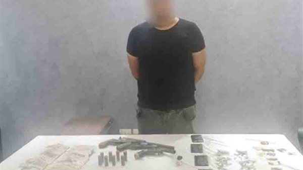 المتهم بحوزه المضبوطات