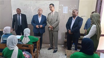 نائب محافظ الجيزة يتفقد عددا من المدارس في ثالث أيام الدراسة بإدارة أوسيم التعليمية 