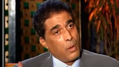 أحمد زكي عن فيلم السادات: جعلت جيهان تشاهد الوجه الآخر لزوجها بالعمل قبل زواجهما|نوستالجيا